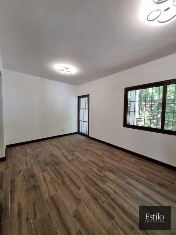 HERMOSA CASA PARA OFICINA O CLINICA — Casa en Alquiler en Zona 10, Guatemala, Ciudad — foto 1 de 7