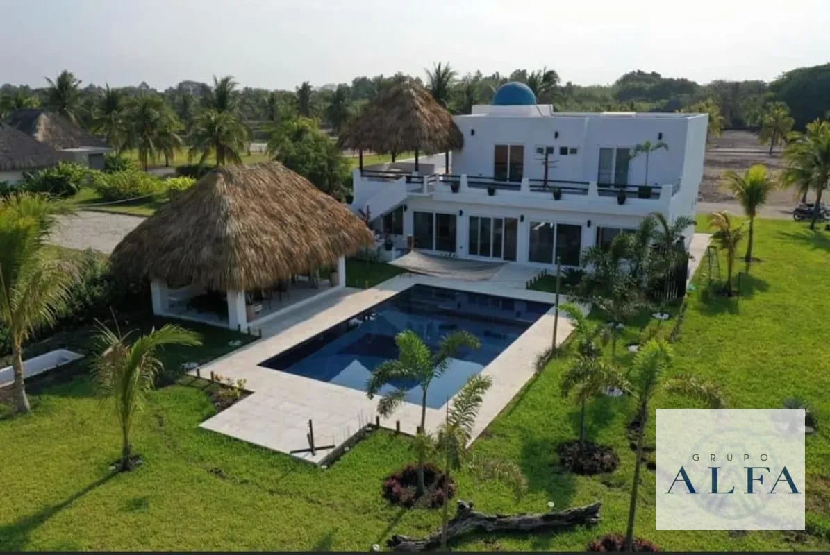 CASA EN RENTA PALMERAS DE MONTERRICO — Casa vacacional en Alquiler en Monterrico, Santa Rosa — foto 1 de 16