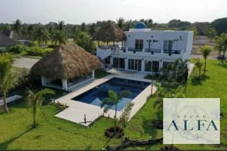 CASA EN RENTA PALMERAS DE MONTERRICO — Casa vacacional en Alquiler en Monterrico, Santa Rosa — miniatura 1 de 16