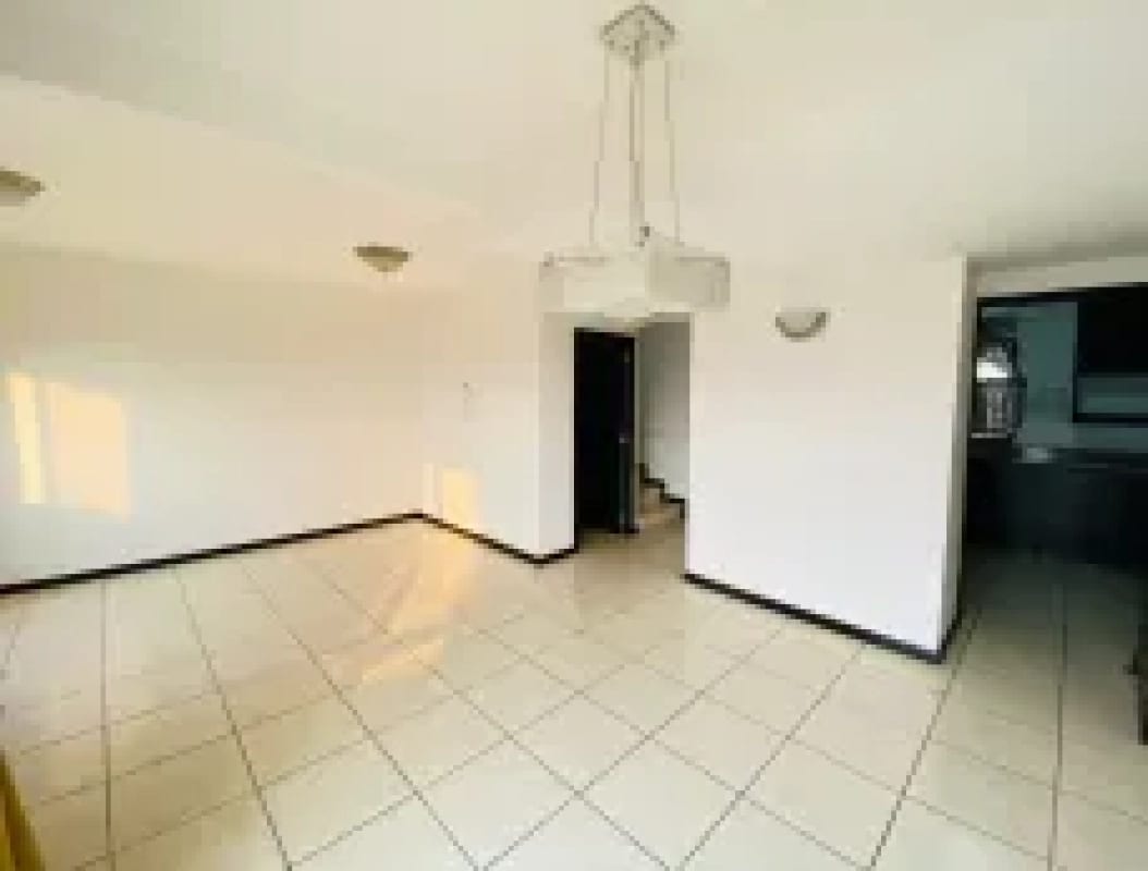 Casa de 4 dormitorios en Vistas de San Isidro, Zona 16 — Casa en Venta en Zona 16, Guatemala, Ciudad — foto 5 de 6