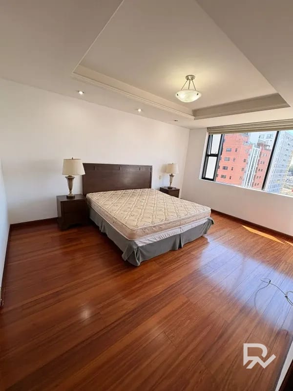 Venta de Apartamento en Edificio Torre del Valle zona 10 cerca de CC La Estación — Apartamento en Venta en Zona 14, Guatemala, Ciudad — foto 10 de 13