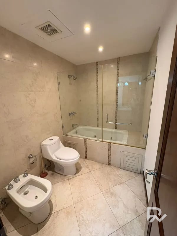Venta de Apartamento en Edificio Torre del Valle zona 10 cerca de CC La Estación — Apartamento en Venta en Zona 14, Guatemala, Ciudad — foto 9 de 13