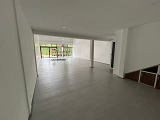 ALQUILO LOCALES EN PLAZA COMERCIAL ZONA 10 PV — Local en Alquiler en Zona 10, Guatemala, Ciudad — miniatura 1 de 4