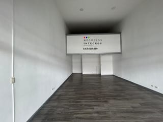 ALQUILO LOCALES EN PLAZA COMERCIAL ZONA 10 PV — Local en Alquiler en Zona 10, Guatemala, Ciudad — miniatura 3 de 4