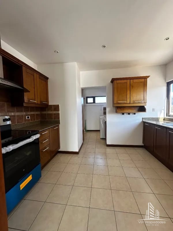 Apartamento en venta, El Robledal, Z.15 — Apartamento en Venta en El Robledal, Zona 15, Guatemala, Ciudad — foto 4 de 10