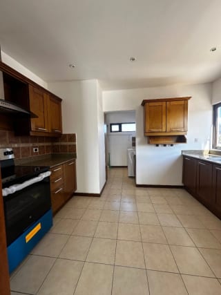 Apartamento en venta, El Robledal, Z.15 — Apartamento en Venta en El Robledal, Zona 15, Guatemala, Ciudad — miniatura 4 de 10