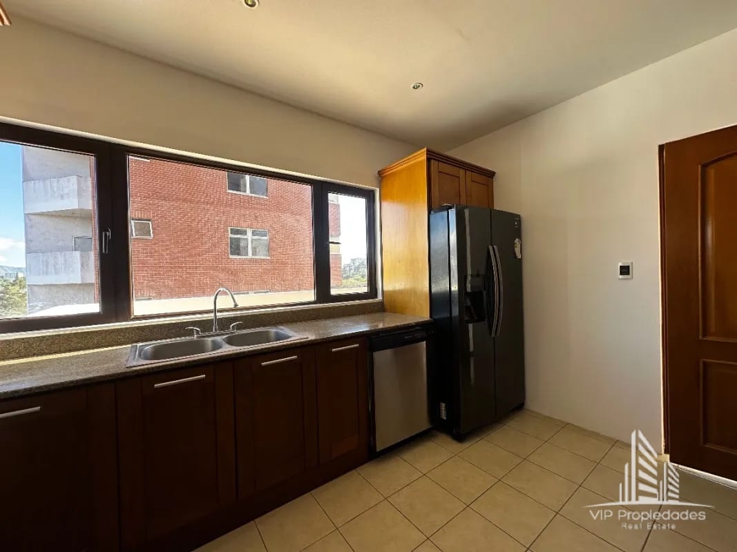 Zona 15, amplio apartamento en venta — Apartamento en Venta en El Robledal, Zona 15, Guatemala, Ciudad — foto 3 de 10
