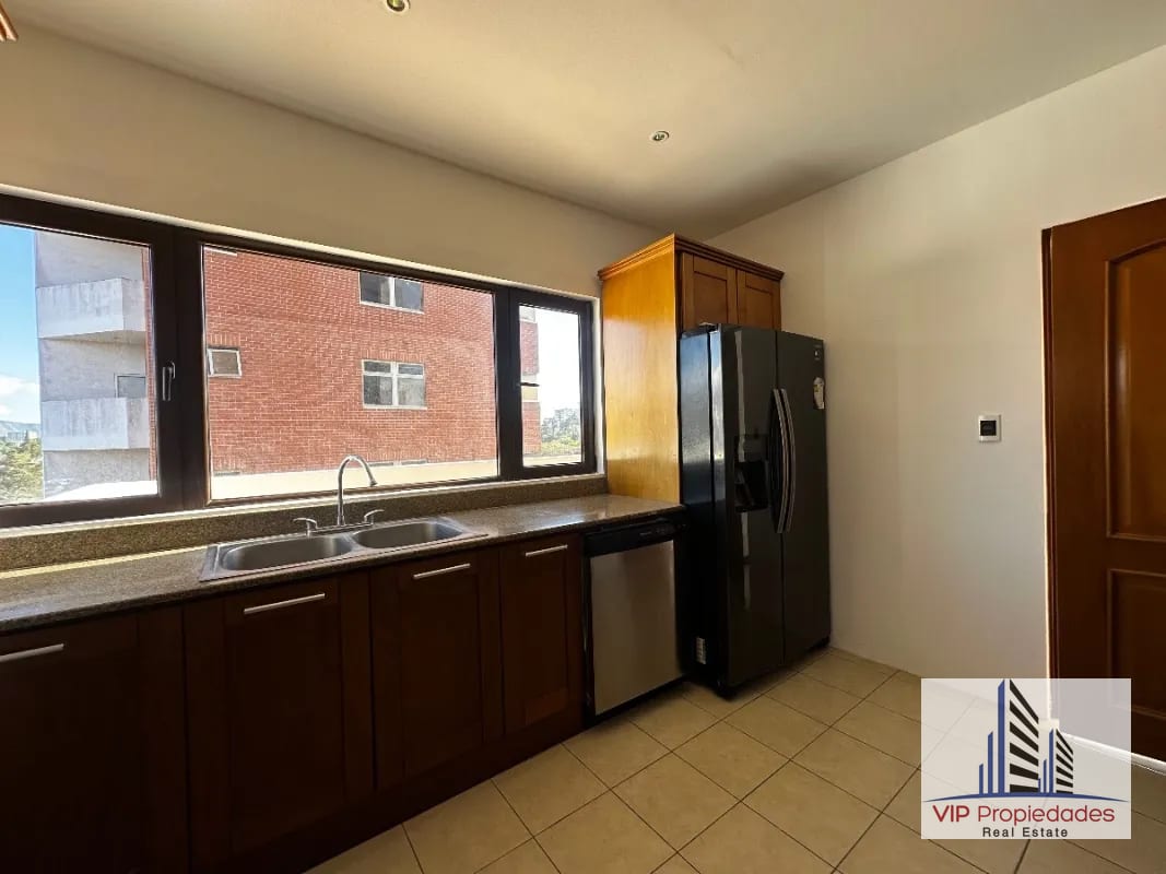 Zona 15, amplio apartamento en venta — Apartamento en Venta en El Robledal, Zona 15, Guatemala, Ciudad — foto 3 de 10