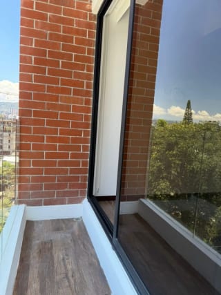 Vive cerca de todo en zona 10!!!! — Apartamento en Alquiler en Moretti, Zona 10, Guatemala, Ciudad — miniatura 3 de 10