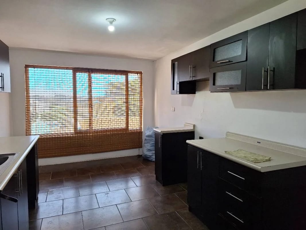 CASA EN ALQUILER CUMBRES DE LA ARBOLEDA KM 21.5 — Casa en Alquiler en Cumbres de La Arboleda, Carretera a El Salvador, Guatemala, Ciudad — foto 12 de 17