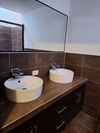 CASA EN ALQUILER CUMBRES DE LA ARBOLEDA KM 21.5 — Casa en Alquiler en Cumbres de La Arboleda, Carretera a El Salvador, Guatemala, Ciudad — miniatura 4 de 17