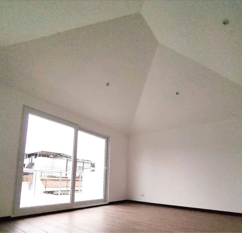 CASA EN VENTA SECTOR B1 CIUDAD SAN CRISTOBAL EXCELENTE  UBICACIÓN — Casa en Venta en Zona 8 Mixco, Guatemala, Ciudad — foto 4 de 9