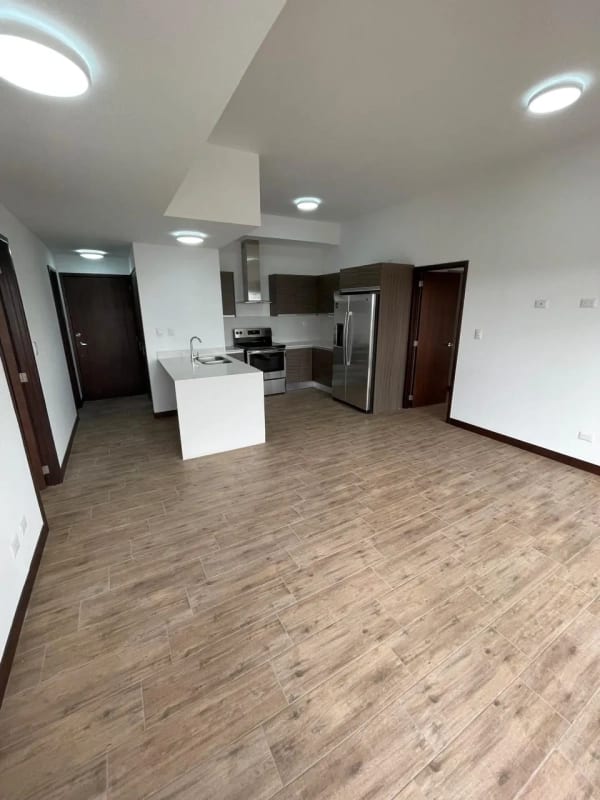 🏙️ APARTAMENTO EN RENTA – CASALINI DIAGONAL 6, ZONA 10 — Apartamento en Alquiler en Casalini Diagonal 6, Zona 10, Guatemala, Ciudad — foto 14 de 14