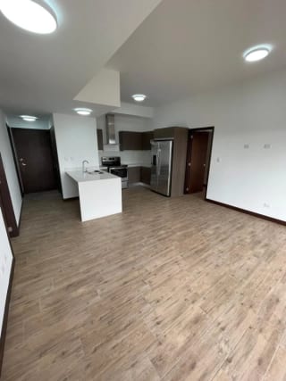 🏙️ APARTAMENTO EN RENTA – CASALINI DIAGONAL 6, ZONA 10 — Apartamento en Alquiler en Casalini Diagonal 6, Zona 10, Guatemala, Ciudad — miniatura 10 de 14