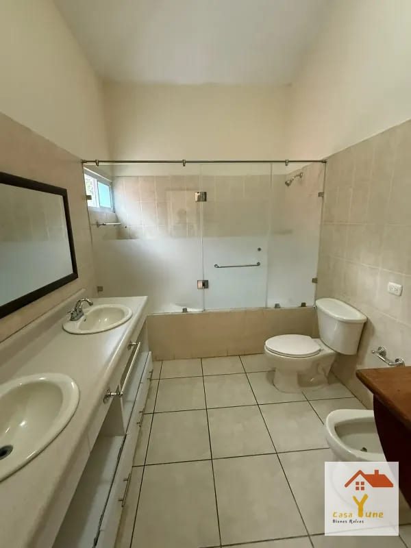 Casa en alquiler Muxbal km 14.5 — Casa en Alquiler en Muxbal, Guatemala, Ciudad — foto 10 de 16