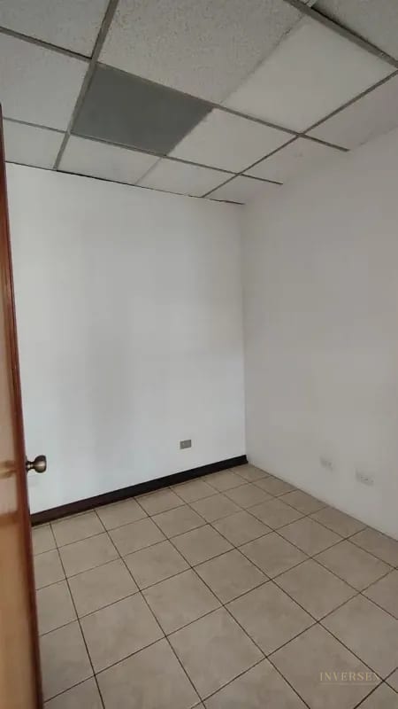 Oficina en renta ubicada en zona 10 — Oficina en Alquiler en Zona 10, Guatemala, Ciudad — foto 11 de 11