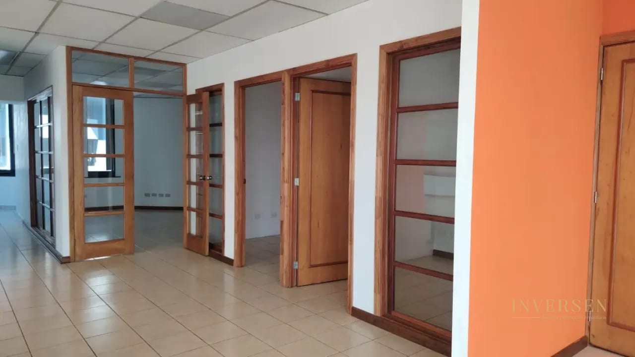 Oficina en renta ubicada en zona 10 — Oficina en Alquiler en Zona 10, Guatemala, Ciudad — foto 8 de 11