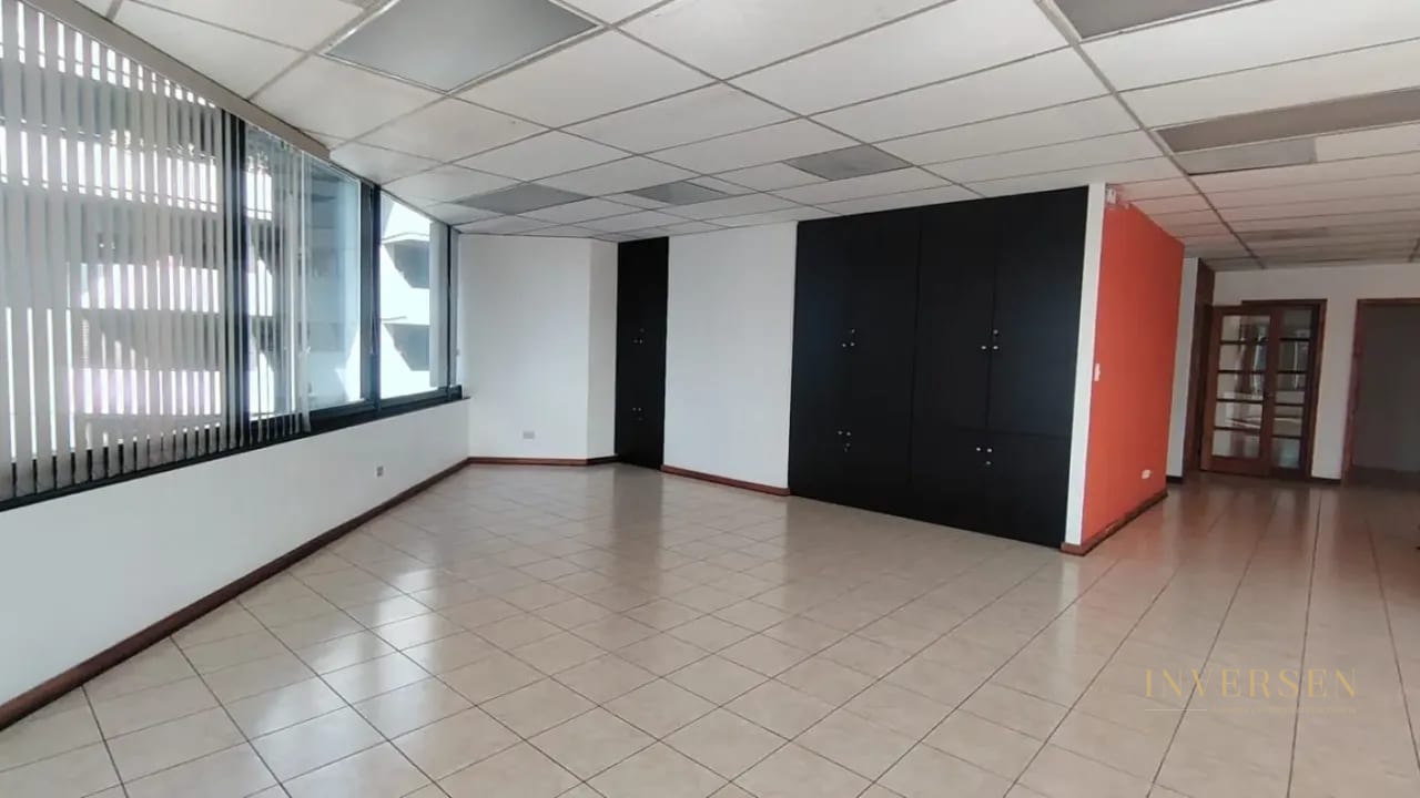 Oficina en renta ubicada en zona 10 — Oficina en Alquiler en Zona 10, Guatemala, Ciudad — foto 4 de 11