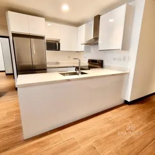 Zona 16 • Apartamento Amueblado en Renta • Lirios de Cayalá III — Apartamento en Alquiler en Lirios de Cayalá II, Zona 16, Guatemala, Ciudad — miniatura 1 de 10