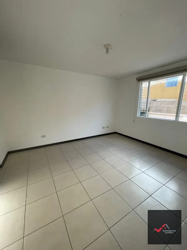CASA EN VENTA SAN CRISTOBAL, ZONA 8 DE MIXCO — Casa en Venta en Zona 8 Mixco, Guatemala, Ciudad — foto 7 de 17