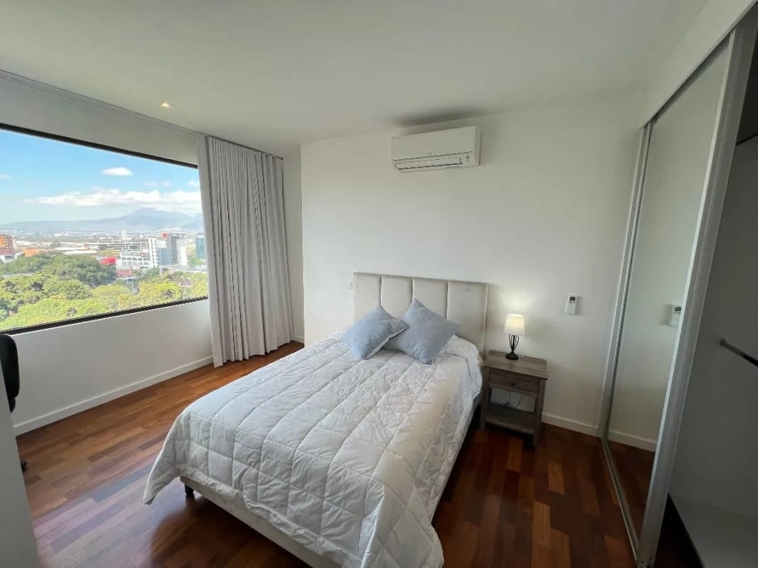 Rento amplio apartamento en Edificio Lucca, Zona 10 — Apartamento en Alquiler en Lucca, Zona 10, Guatemala, Ciudad — foto 7 de 13
