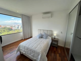 Rento amplio apartamento en Edificio Lucca, Zona 10 — Apartamento en Alquiler en Lucca, Zona 10, Guatemala, Ciudad — miniatura 7 de 13