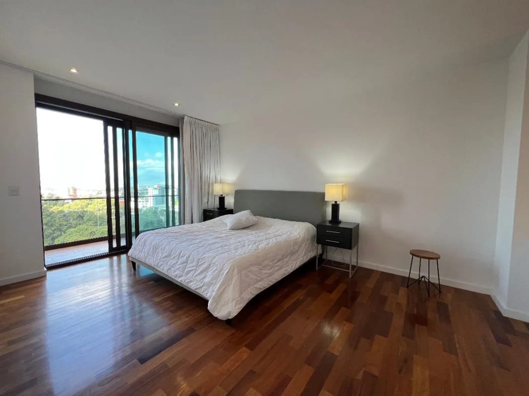 Rento amplio apartamento en Edificio Lucca, Zona 10 — Apartamento en Alquiler en Lucca, Zona 10, Guatemala, Ciudad — foto 4 de 13