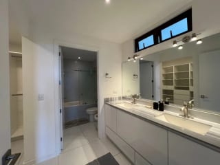 Rento amplio apartamento en Edificio Lucca, Zona 10 — Apartamento en Alquiler en Lucca, Zona 10, Guatemala, Ciudad — miniatura 2 de 13