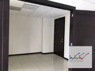 Rento oficina de 91m2 Edificio Design Center, zona 10 — Oficina en Alquiler en Design Center, Zona 10, Guatemala, Ciudad — miniatura 7 de 7