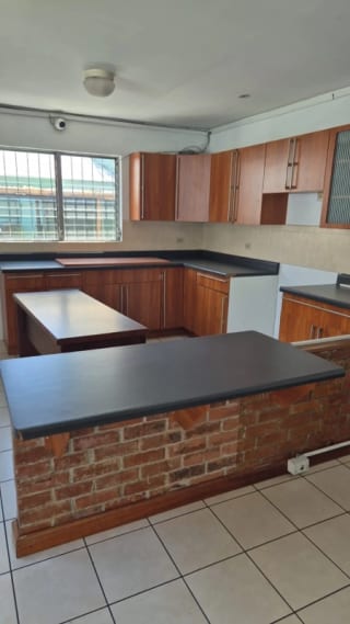 Renta Casa para oficinas zona 13 con suelo comercial — Oficina en Alquiler en Zona 13, Guatemala, Ciudad — miniatura 13 de 14