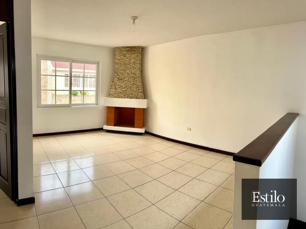 Hermosa Casa con Jardín En Venta — Casa en Venta en Carretera a El Salvador, Guatemala, Ciudad — foto 7 de 13