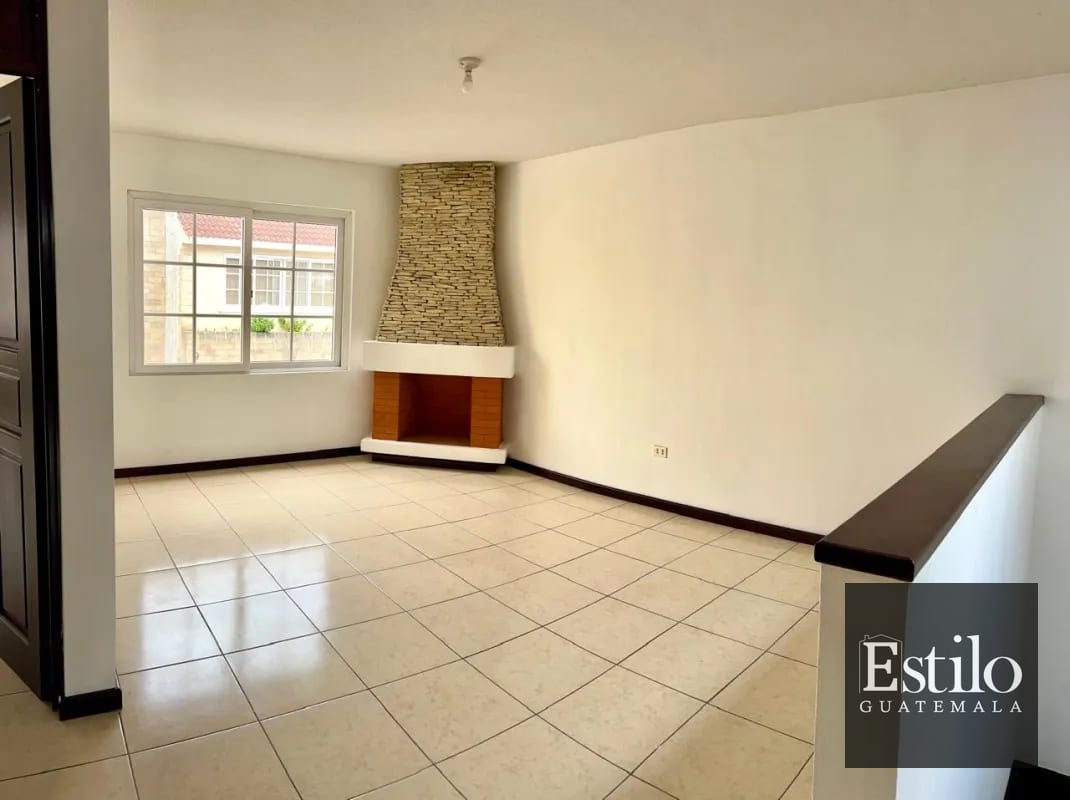 Hermosa Casa con Jardín En Venta — Casa en Venta en Carretera a El Salvador, Guatemala, Ciudad — foto 7 de 13