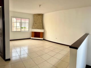 Hermosa Casa con Jardín En Venta — Casa en Venta en Carretera a El Salvador, Guatemala, Ciudad — miniatura 7 de 13