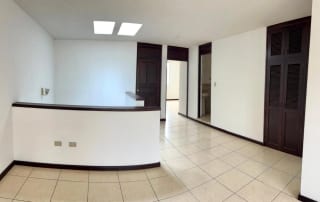 Hermosa Casa con Jardín En Venta — Casa en Venta en Carretera a El Salvador, Guatemala, Ciudad — miniatura 6 de 13