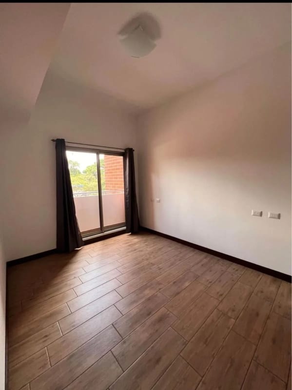 Se alquila apartamento en Edificio Casalini Diagonal 6 — Apartamento en Alquiler en Casalini Diagonal 6, Zona 10, Guatemala, Ciudad — foto 4 de 8