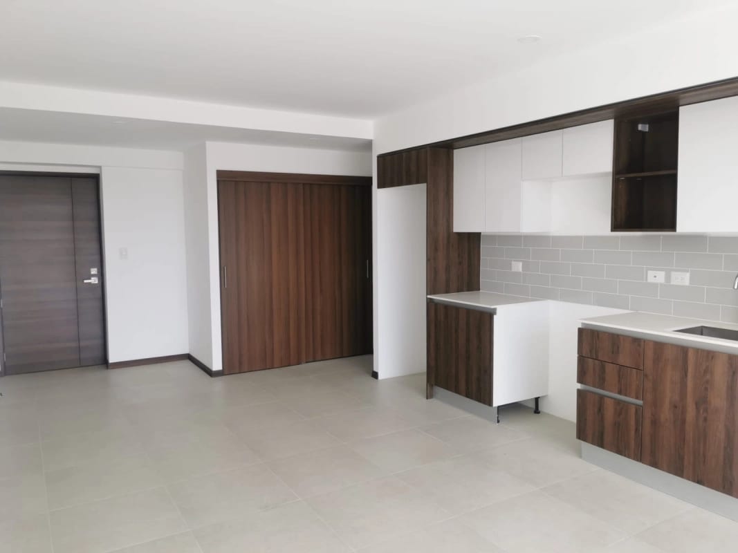 Apartamento Con Balcón, MIRA zona 10 — Apartamento en Venta en Mira, Zona 10, Guatemala, Ciudad — foto 5 de 9