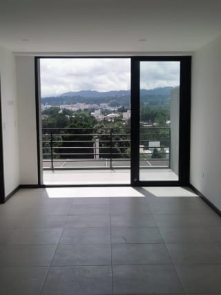 Apartamento Con Balcón, MIRA zona 10 — Apartamento en Venta en Mira, Zona 10, Guatemala, Ciudad — miniatura 4 de 9