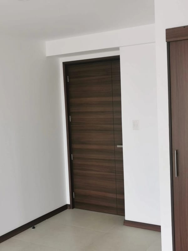 Apartamento Con Balcón, MIRA zona 10 — Apartamento en Venta en Mira, Zona 10, Guatemala, Ciudad — foto 2 de 9