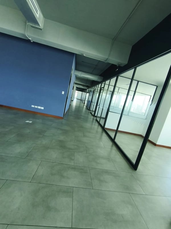 Oficina en Zona 9 — Oficina en Alquiler en Zona 9, Guatemala, Ciudad — foto 1 de 4
