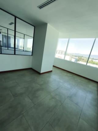 Oficina en Zona 9 — Oficina en Alquiler en Zona 9, Guatemala, Ciudad — miniatura 3 de 4