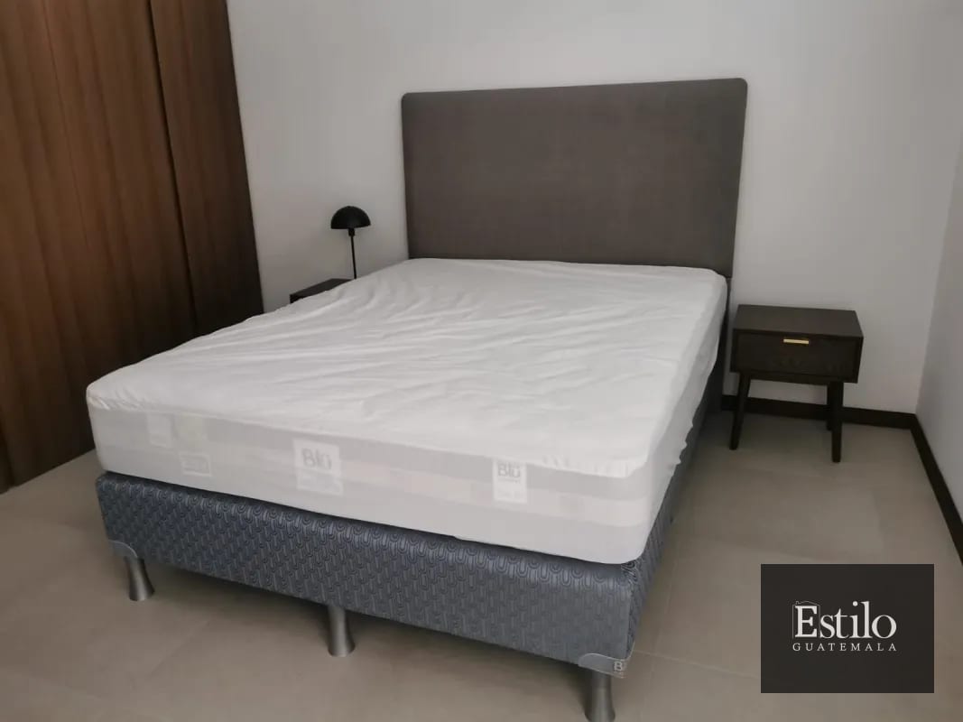 Apartamento Amueblado En Venta Zona 10 — Apartamento en Venta en Zona 10, Guatemala, Ciudad — foto 6 de 8