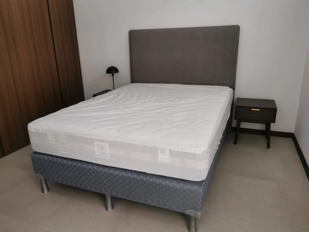Apartamento Amueblado En Venta Zona 10 — Apartamento en Venta en Zona 10, Guatemala, Ciudad — foto 6 de 8