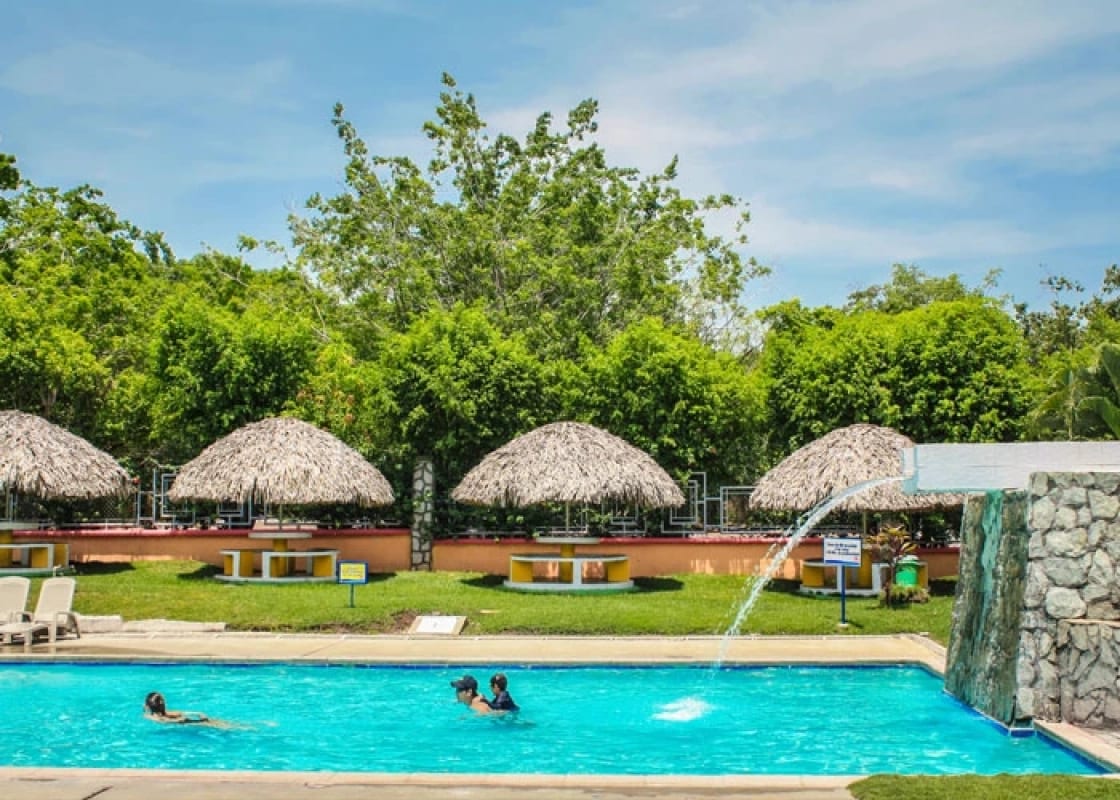 PROPIEDAD CON PISCINA Y CASA DE DESCANSO EN VENTA EN TORREMOLINOS KM. 79 AUTOPISTA A PUERTO QUETZAL ESCUINTLA — Terreno en Venta en Escuintla, Escuintla — foto 4 de 17