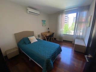 APARTAMENTO AMUEBLADO EN RENTA EN SANTA INES ZONA 14 CON A/C — Apartamento en Alquiler en Zona 14, Guatemala, Ciudad — miniatura 3 de 6