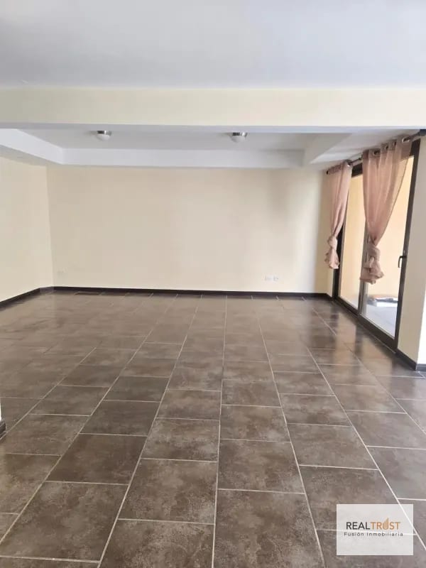 Titulo: Cumbres de la Arboleda en venta 4 habitaciones — Casa en Venta en Cumbres de La Arboleda, Carretera a El Salvador, Guatemala, Ciudad — foto 1 de 14