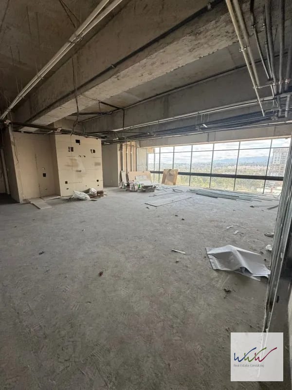 Rento amplia oficina de 570m2 en edificio Renovati, zona 10 — Oficina en Alquiler en Renovati, Zona 10, Guatemala, Ciudad — foto 9 de 11