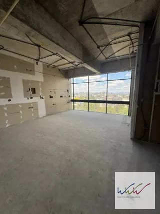 Rento amplia oficina de 570m2 en edificio Renovati, zona 10 — Oficina en Alquiler en Renovati, Zona 10, Guatemala, Ciudad — miniatura 8 de 11
