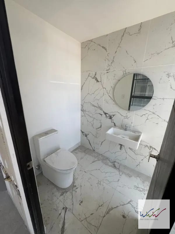Rento amplia oficina de 570m2 en edificio Renovati, zona 10 — Oficina en Alquiler en Renovati, Zona 10, Guatemala, Ciudad — foto 5 de 11