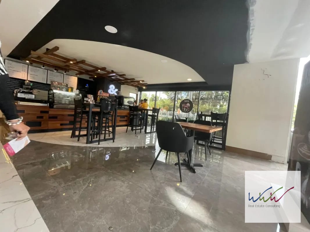 Rento amplia oficina de 570m2 en edificio Renovati, zona 10 — Oficina en Alquiler en Renovati, Zona 10, Guatemala, Ciudad — foto 4 de 11