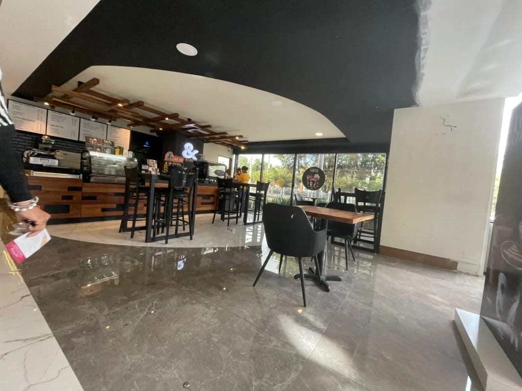 Rento amplia oficina de 570m2 en edificio Renovati, zona 10 — Oficina en Alquiler en Renovati, Zona 10, Guatemala, Ciudad — foto 4 de 11
